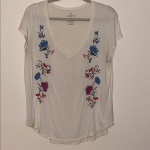 American Eagle Floral t shirt